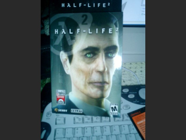 Vorderseite der Half-Life-2-Packung